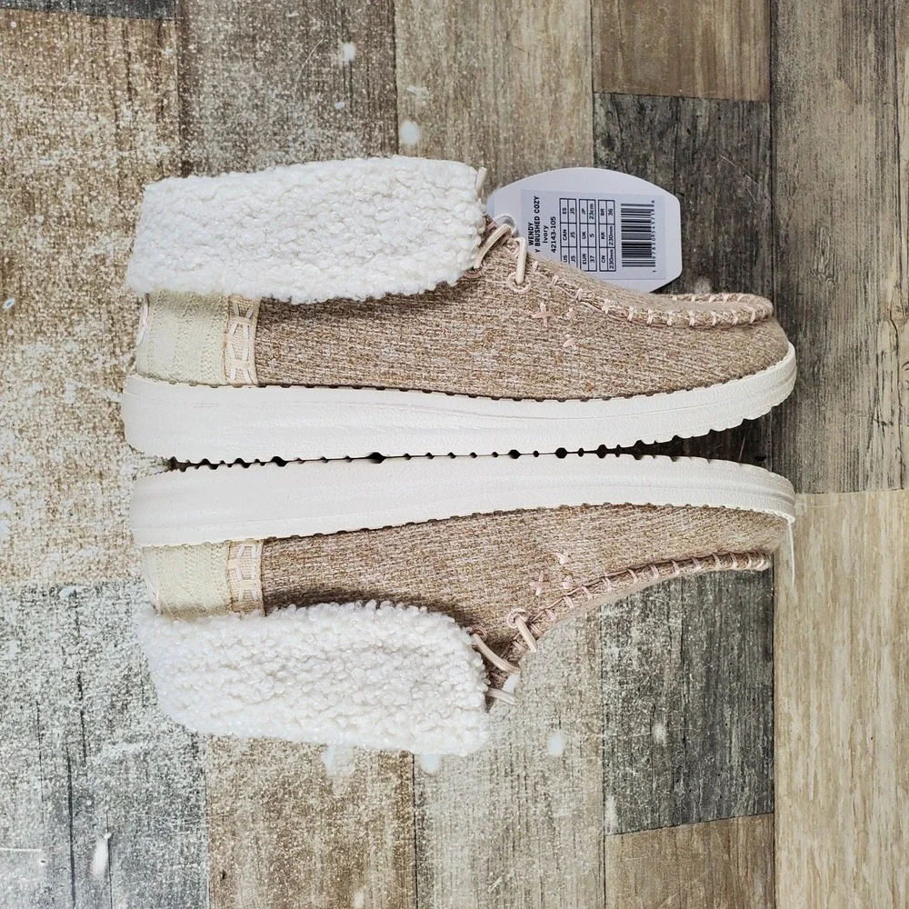Hey Dude Wendy Fold Brushed Cozy Youth Girls Shoes Sz 5‎ Ivory Faux Fur Slip On